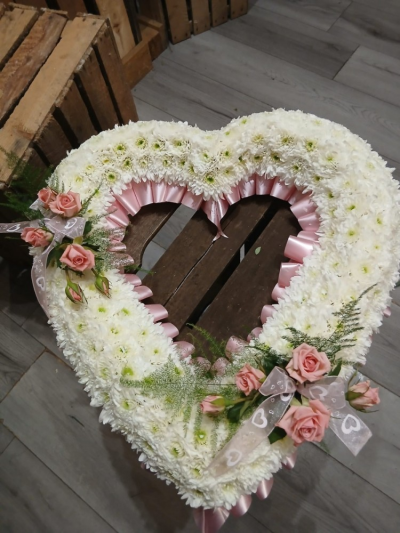 Heart Pink ribbon edging - Classic Open Heart Massed with pretty pale pink ribbon edge.  Conveys a deep emotion felt at a time of great loss.