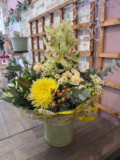 Morning Dew hatbox  arrangement in oasis, birthday anniversary, - Morning Dew front-facing arrangement in oasis. Birthday, anniversary, new home, congratulations, flowers, orchid, hat box